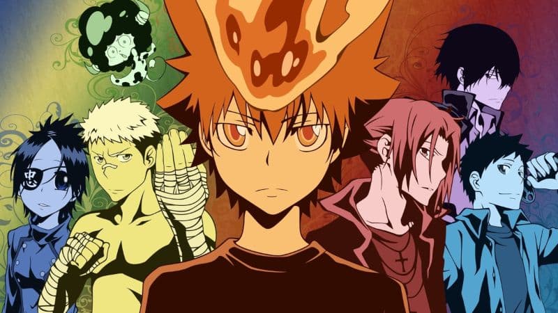 Tsuna e Reborn em cena detalhada, com Tsuna segurando as luvas vermelhas e Reborn no formato de bebê mafioso ao seu lado